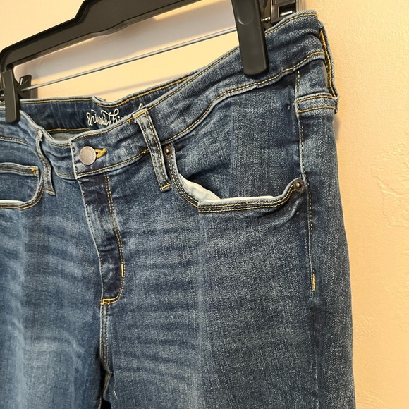 Universal Threads Mid Rise Skinny Classic Blue Denim Ankle Jeans - Picture 3 of 11